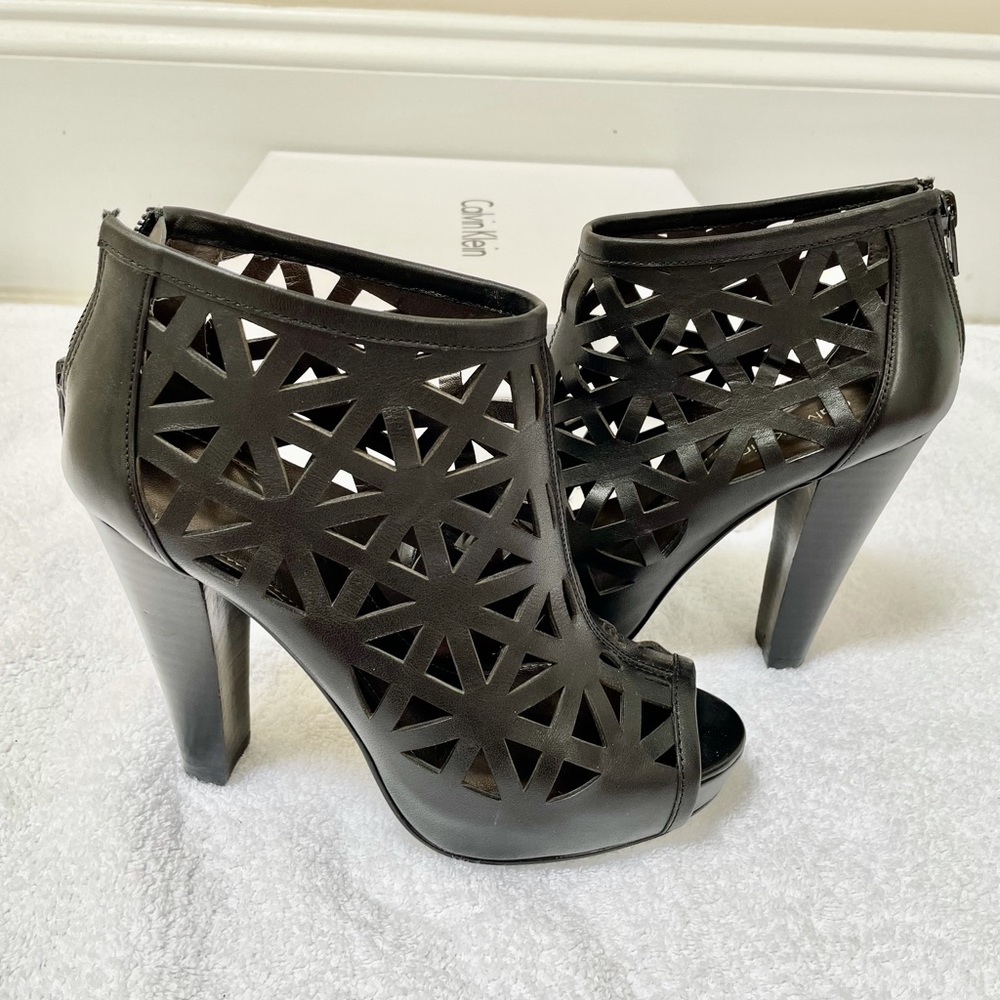 Calvin Klein Lizzy Black Bootie size 5.5